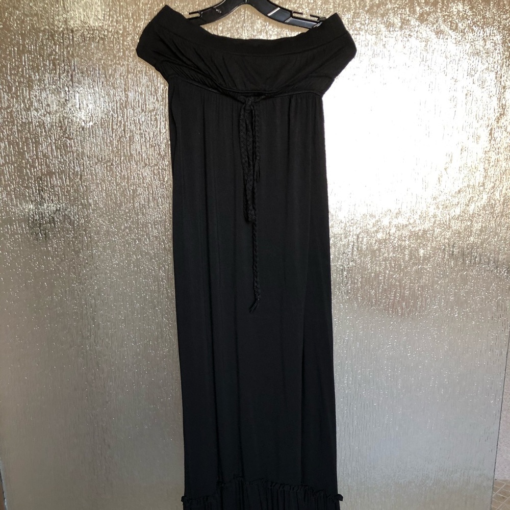 Sleeveless Black Knit Dress